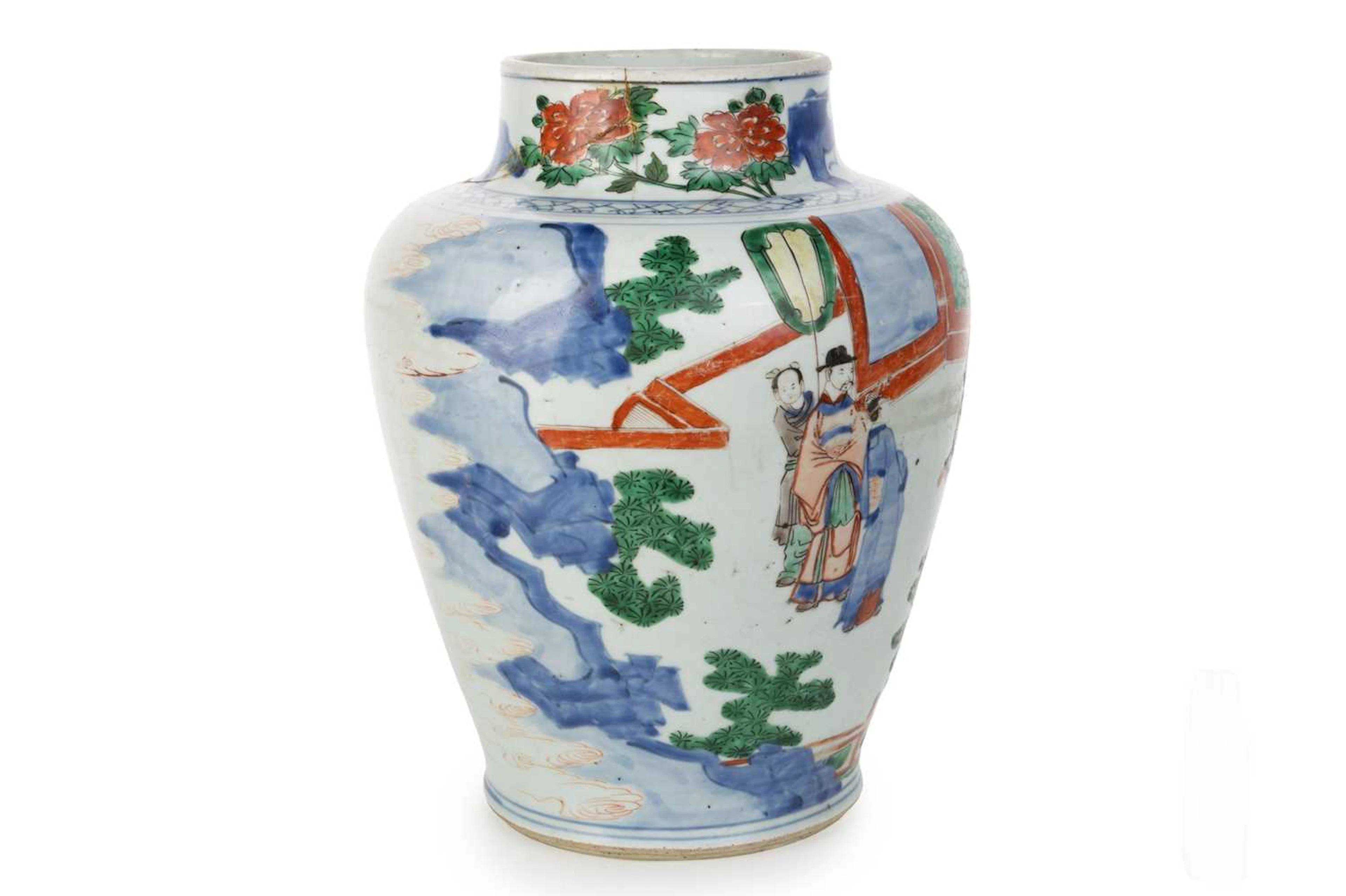 CHINESE FAMILLE VERTE WUCAI VASE SHUNZHI/KANGXI PERIOD