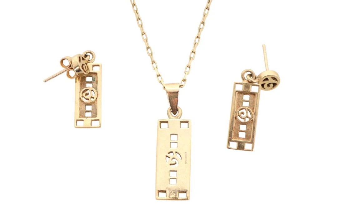 GROUP OF GOLD JEWELLERY MID/LATE 20TH CENTURY