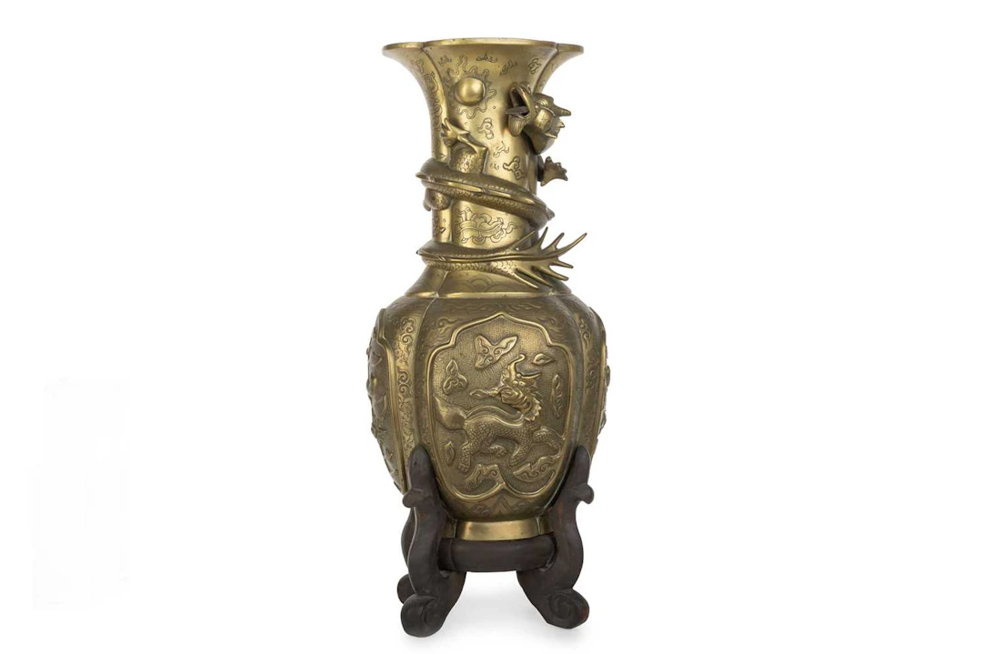 CHINESE BRONZE VASE LATE 19TH/EARLY 20TH CENTURY
