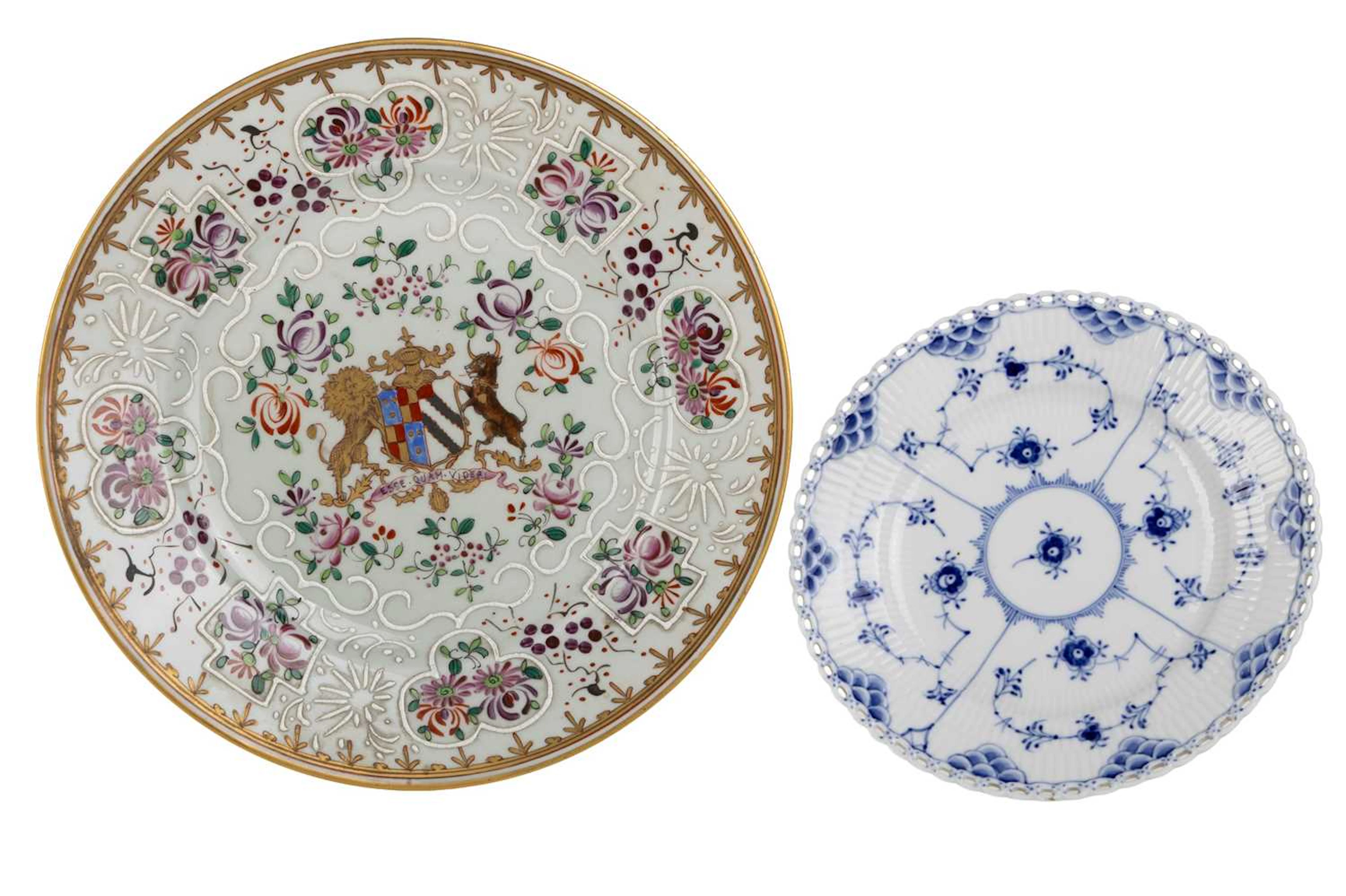 SAMSON OF PARIS ARMORIAL PLATE, LATE 19TH CENTURY AND A ROYAL COPENHAGEN PLATE