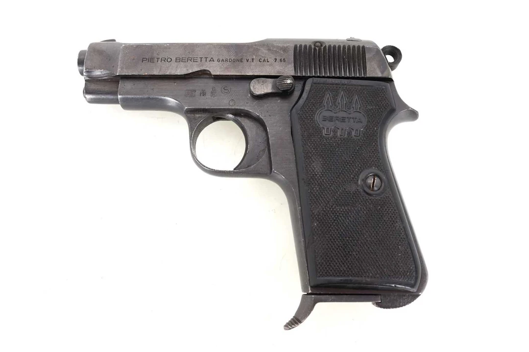 DEACTIVATED BERETTA M1934 7.65MM SEMI AUTOMATIC PISTOL MID 20TH CENTURY