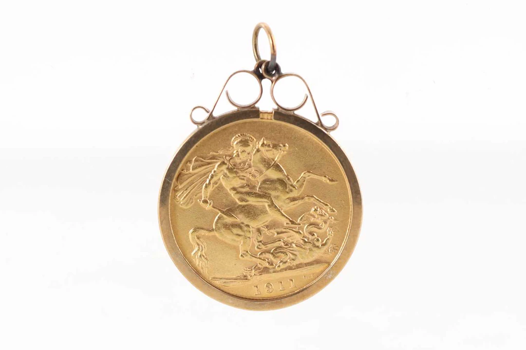 GEORGE V GOLD SOVEREIGN PENDANT 1911