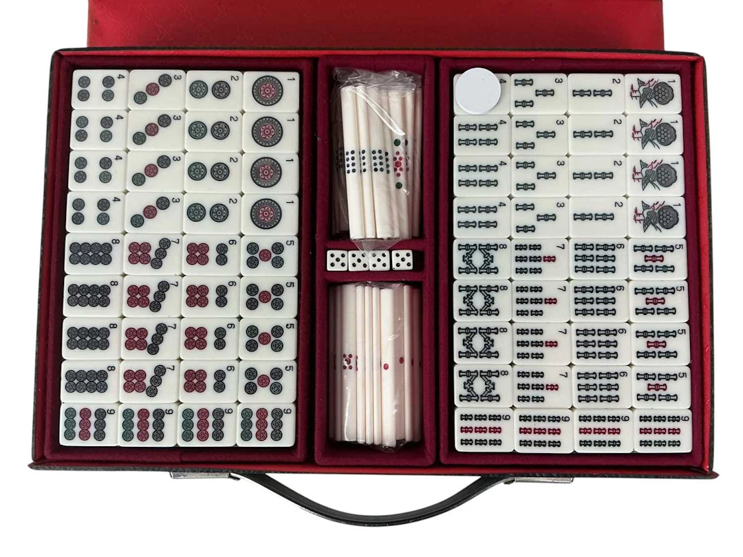 MAHJONG SET BY JACKPOT LATE 20TH/EARLY 21ST CENTURY