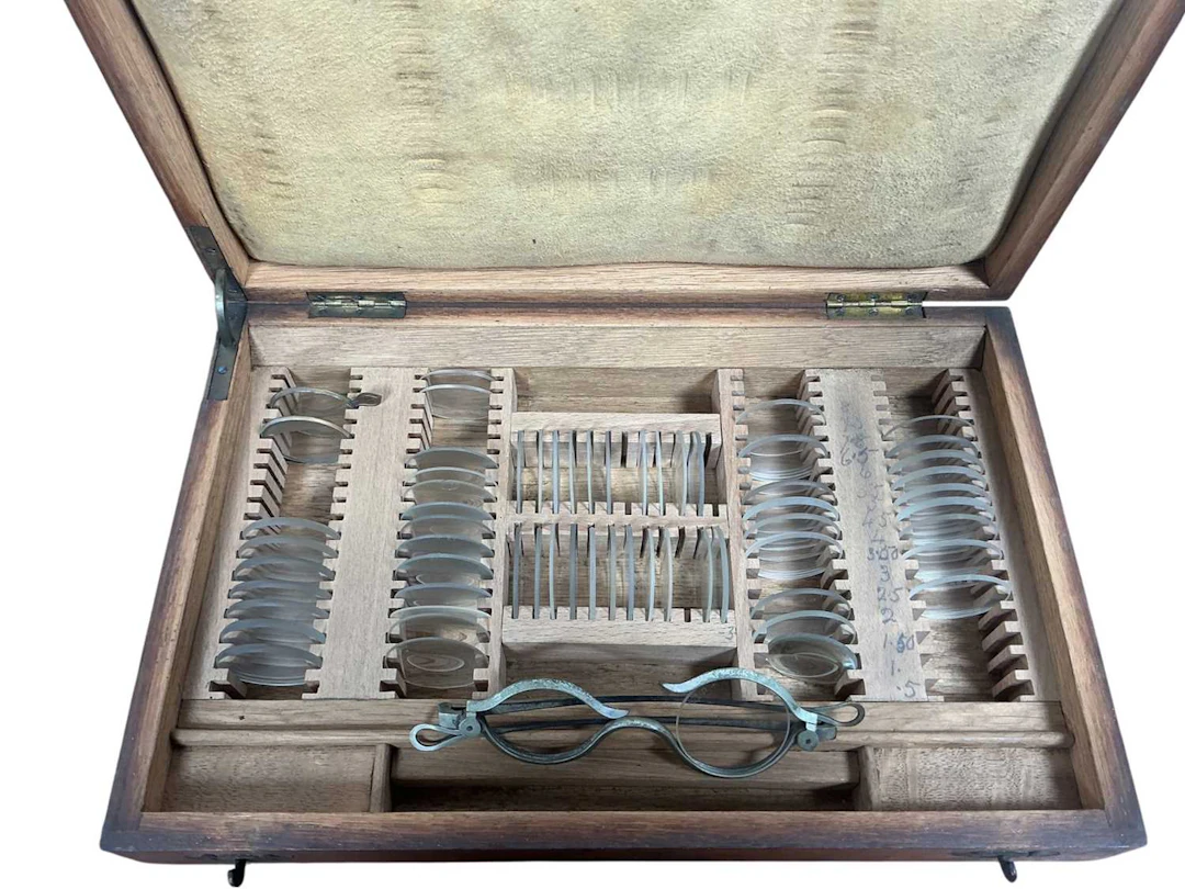 OPTOMETRIST'S LENS SET EARLY 20TH CENTURY