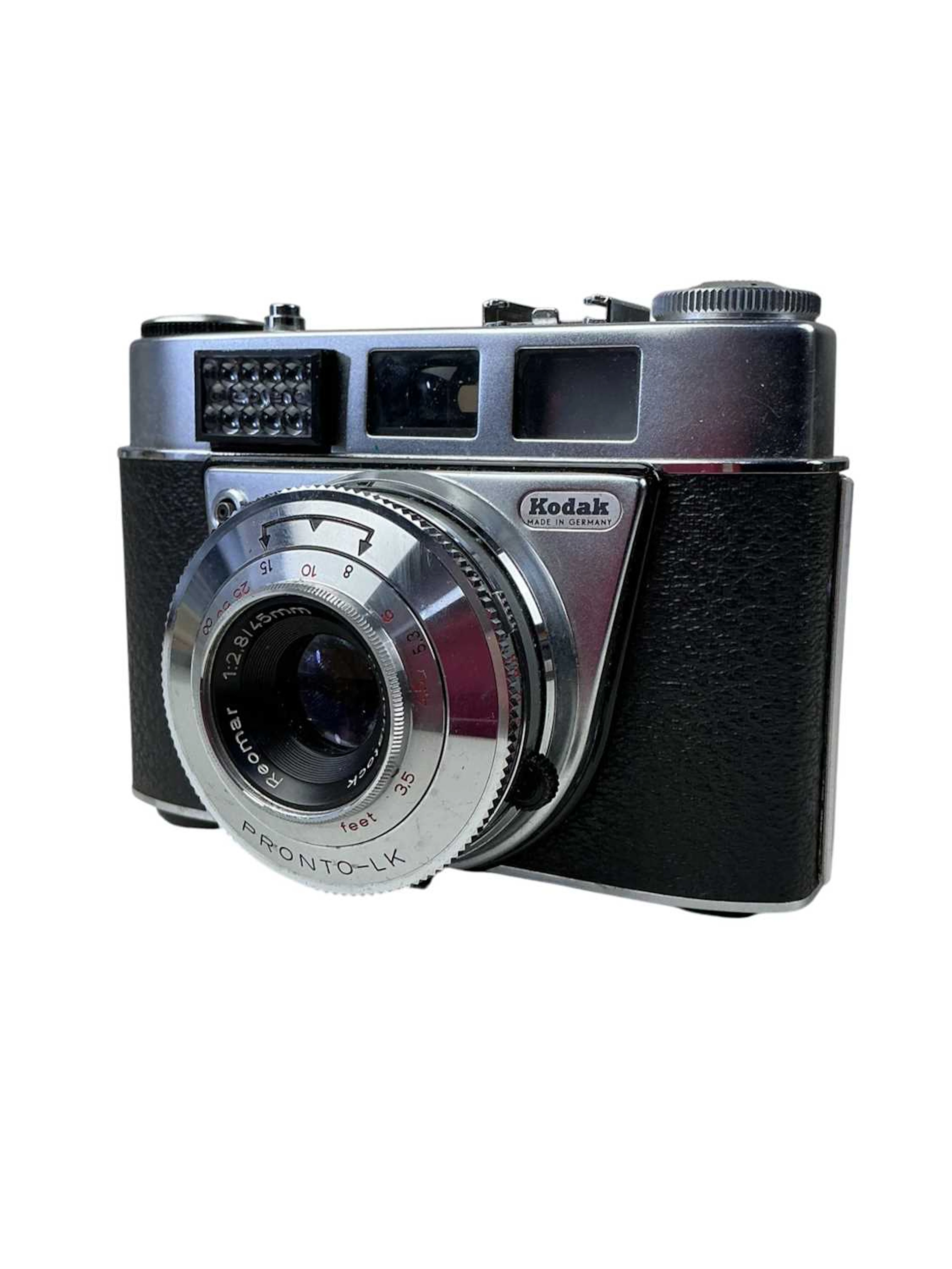 GROUP OF CAMERAS LATE 20TH/EARLY 21ST CENTURY