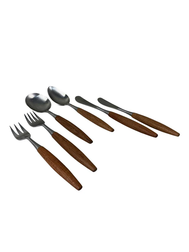 COLLECTION OF 'BUTLER'S' CUTLERY MID 20TH CENTURY