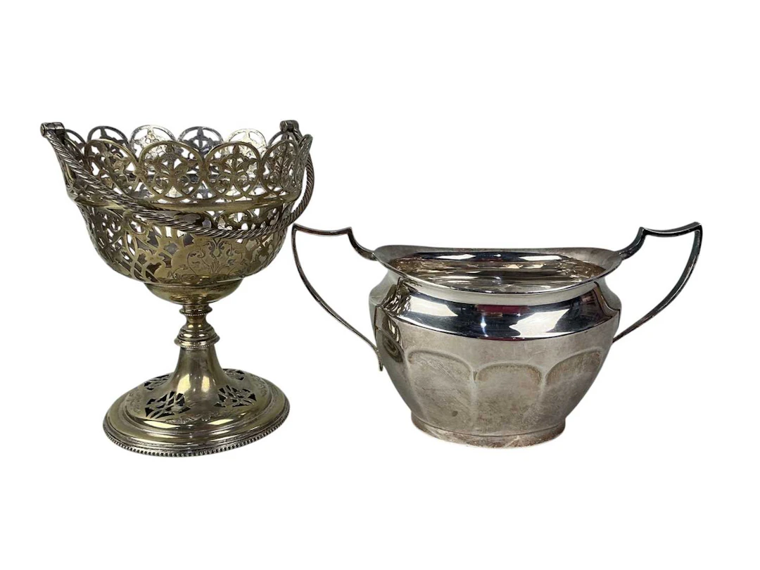 GROUP OF SILVER PLATED WARE MID/LATE 20TH CENTURY