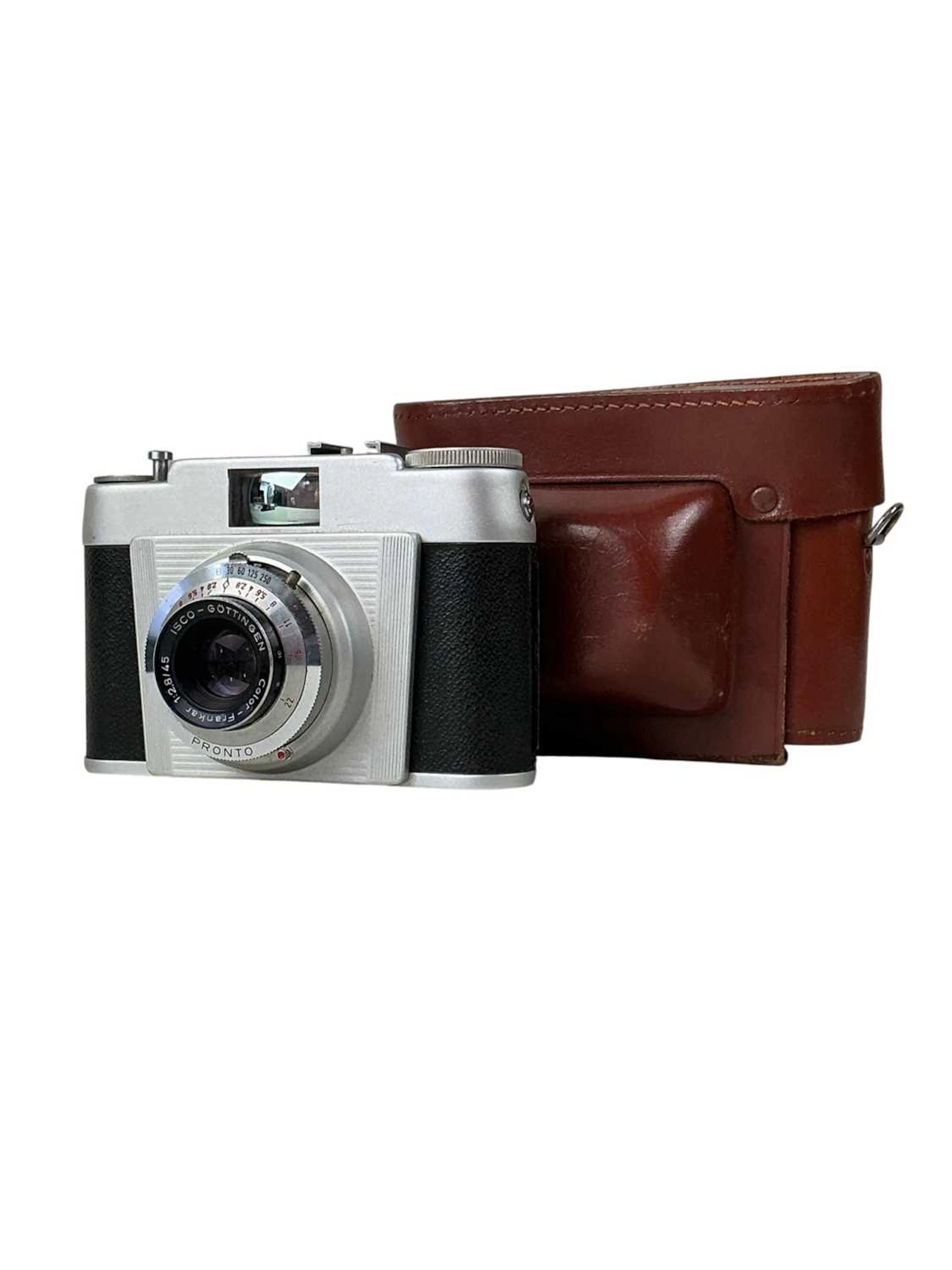 GROUP OF CAMERAS MID 20TH CENTURY AND LATER