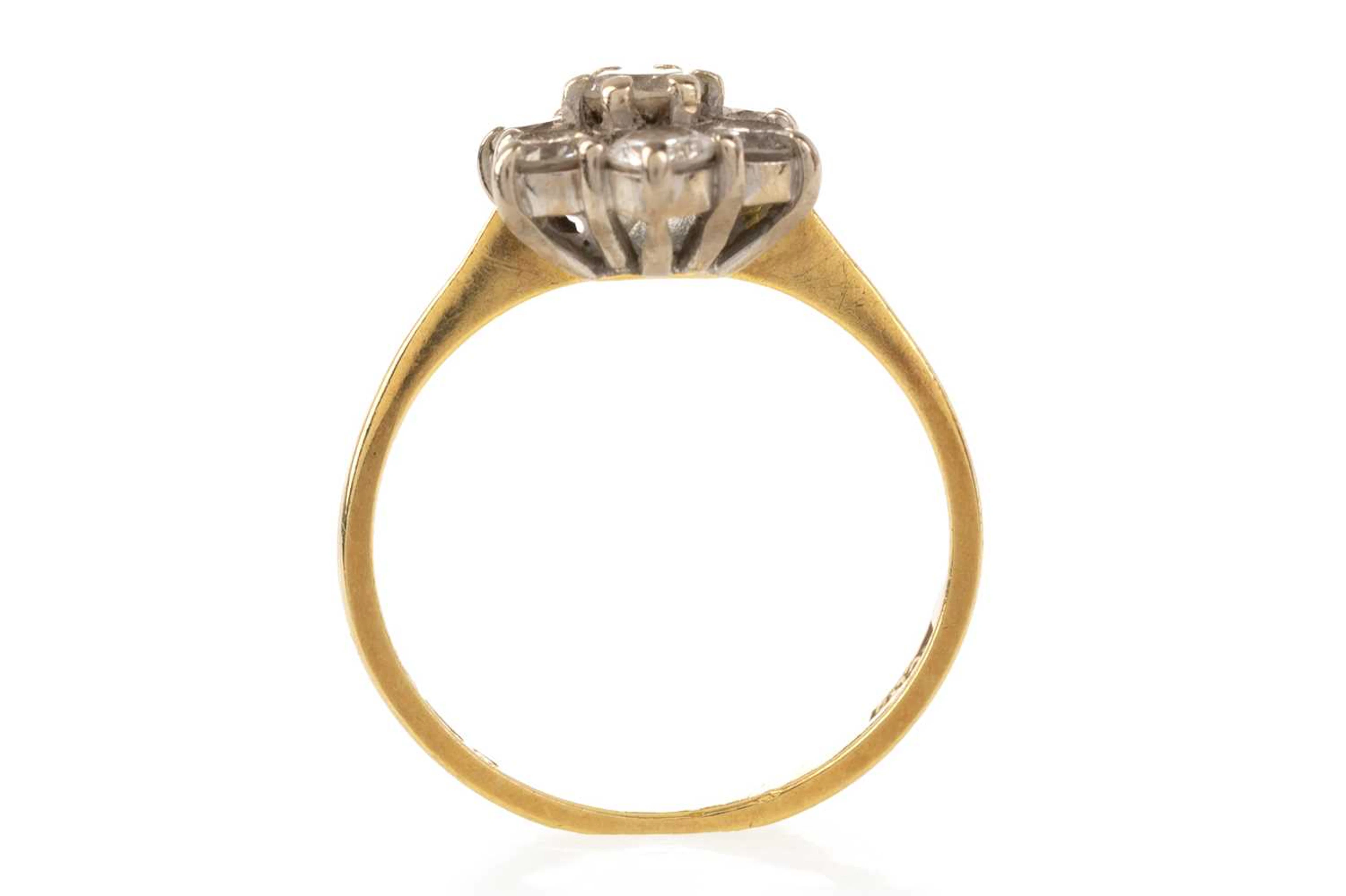DIAMOND CLUSTER RING LATE 20TH CENTURY