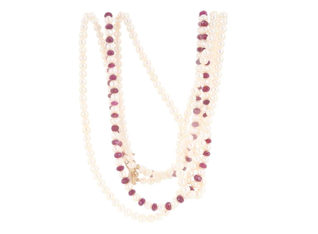 GROUP OF PEARL NECKLACES AND BRACELETS LATE 20TH CENTURY