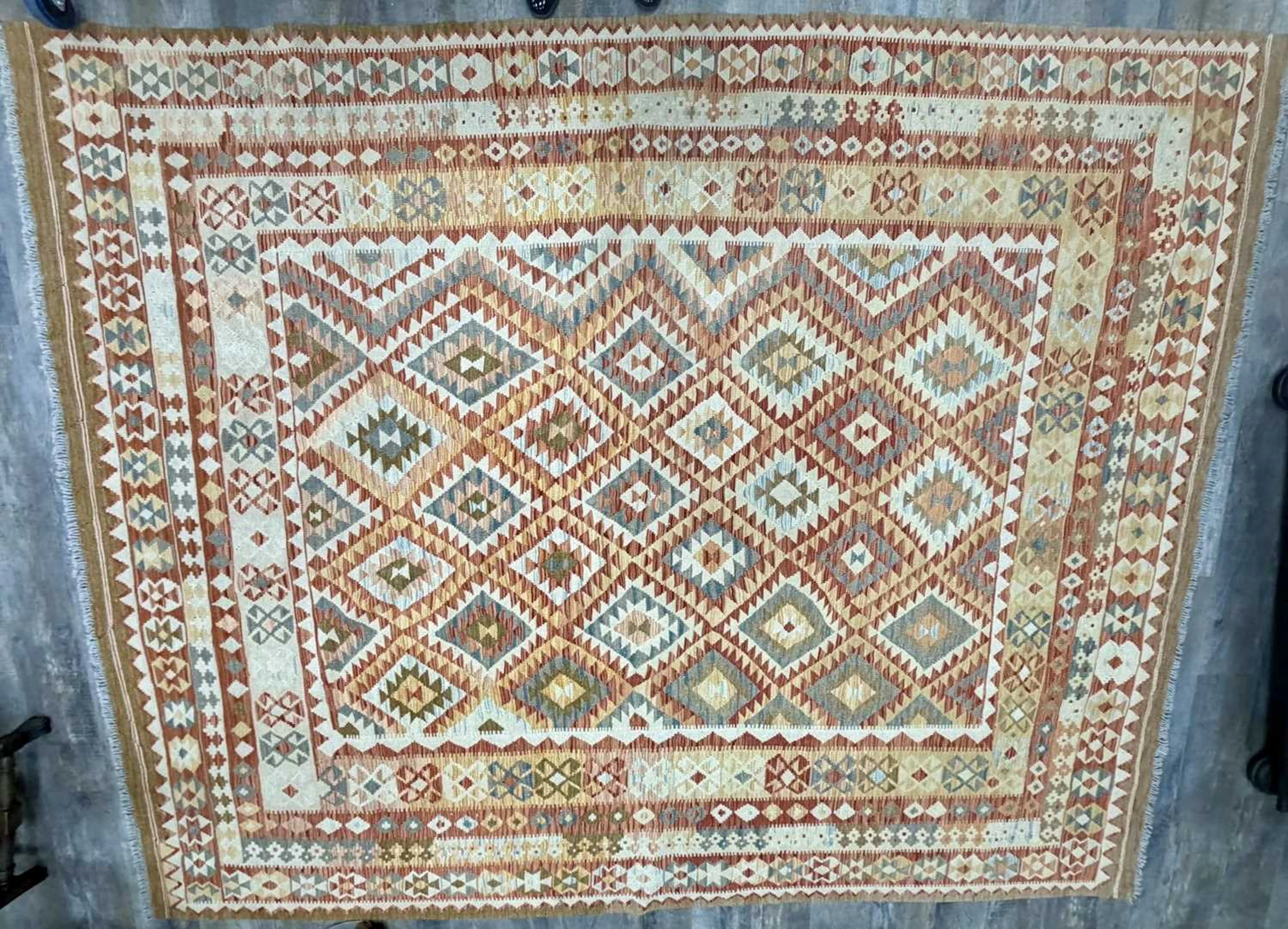 KELIM BORDERD CARPET MID 20TH CENTURY