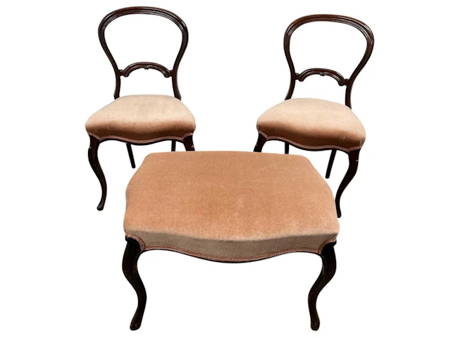 PAIR OF MAHOGANY BALLOON BACK CHAIRS, EARLY/MID 20TH CENTURY AND A