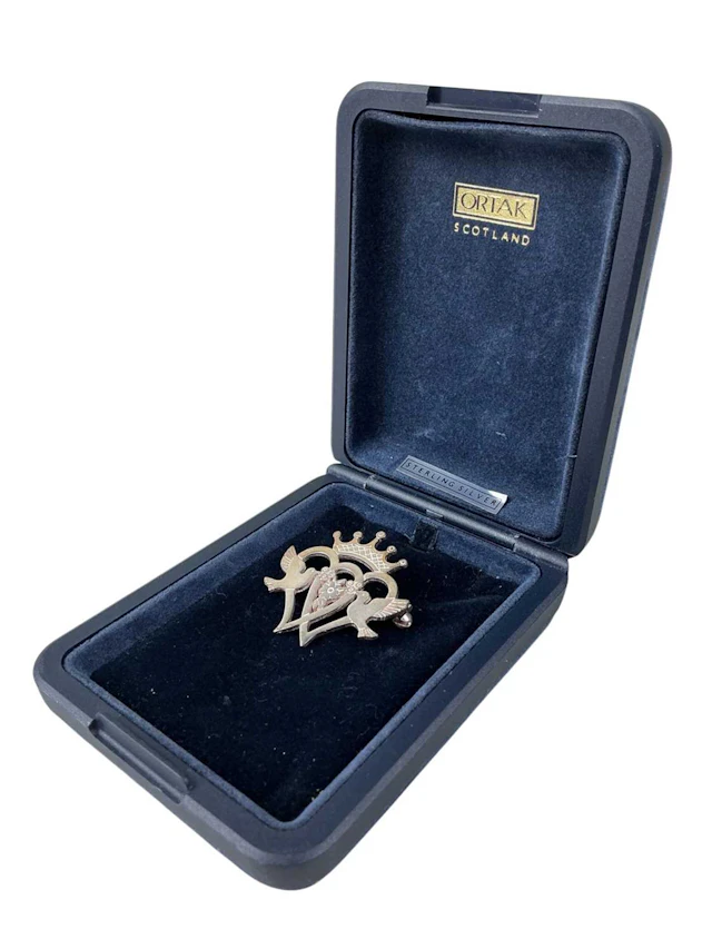 ORTAK SILVER LUCKENBOOTH BROOCH, LATE 20TH CENTURY AND OTHER ITEMS