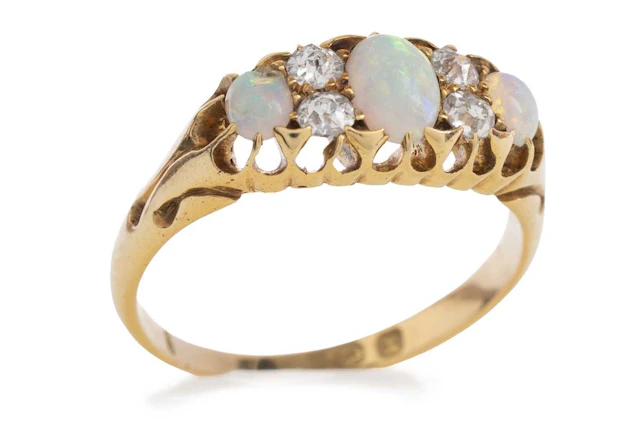 OPAL AND DIAMOND DRESS RING EARLY 20TH CENTURY