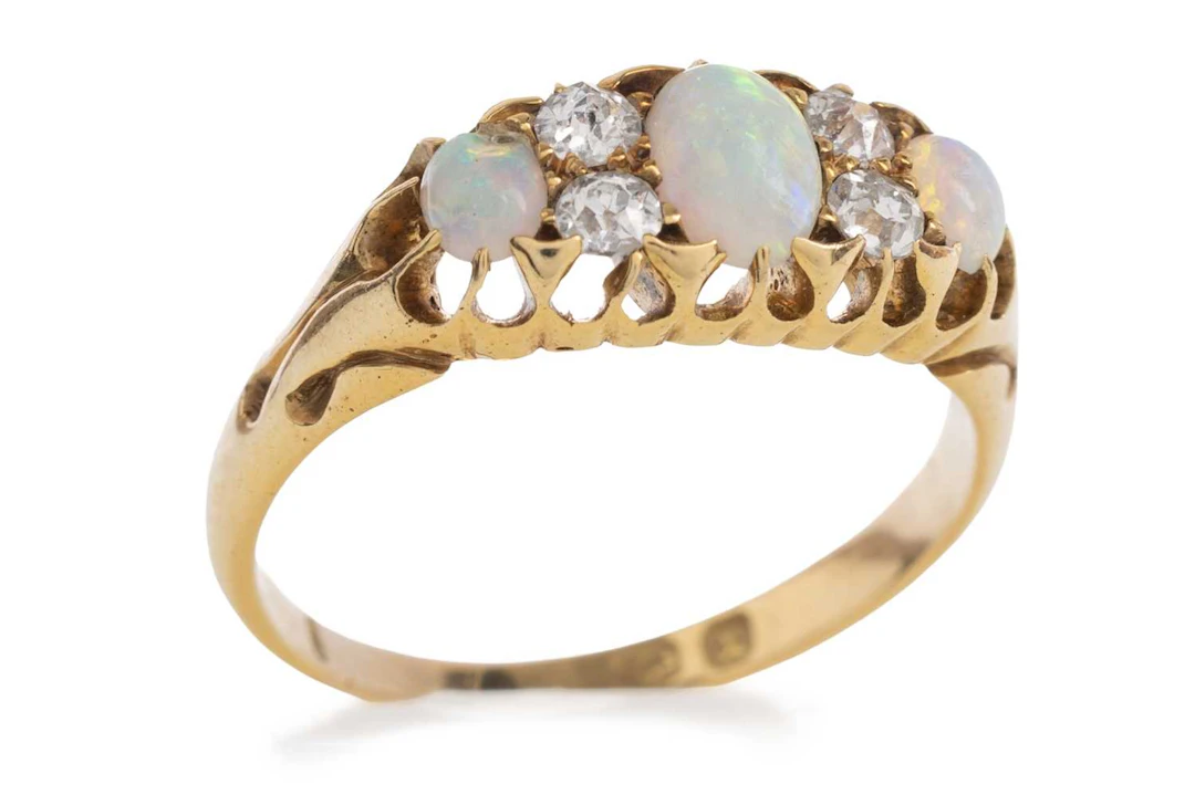 OPAL AND DIAMOND DRESS RING EARLY 20TH CENTURY