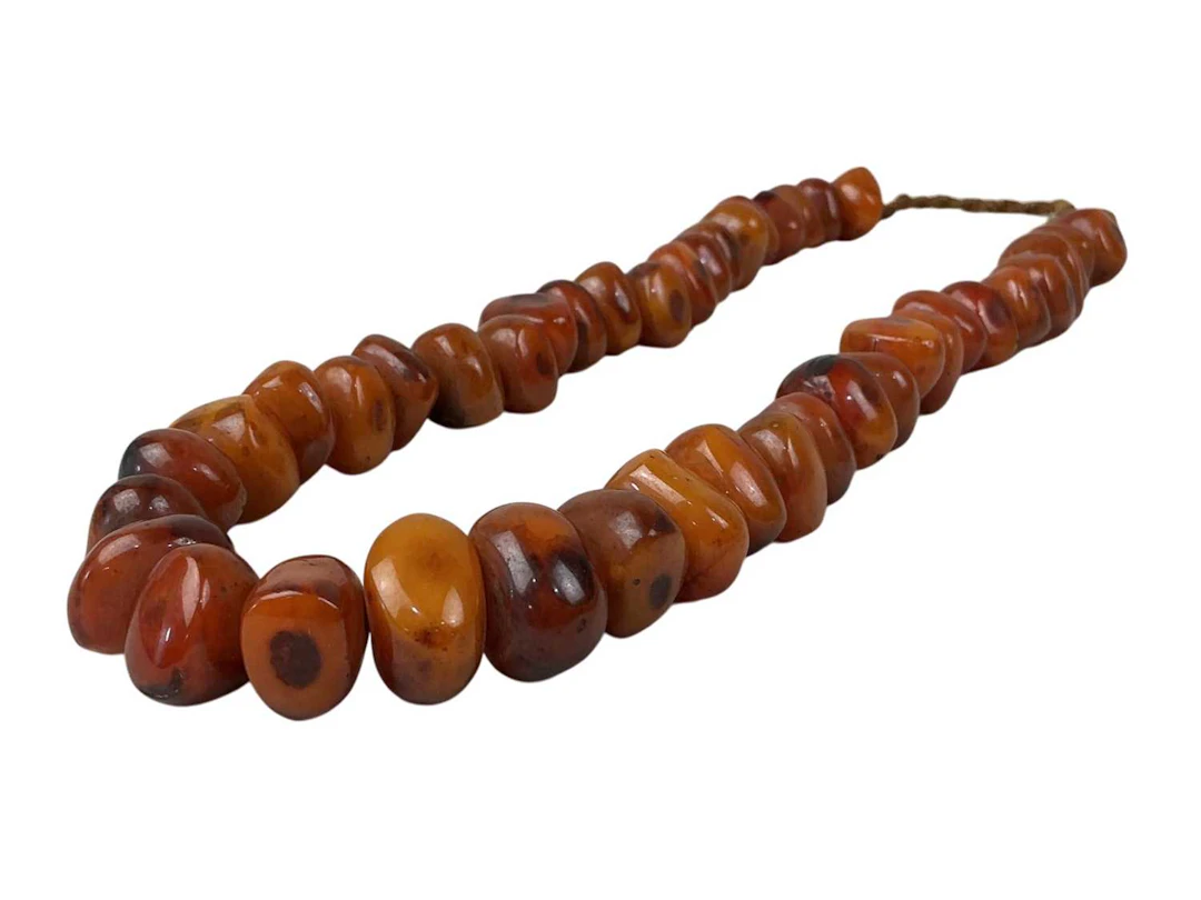 AMBER BEAD NECKLACE MID 20TH CENTURY