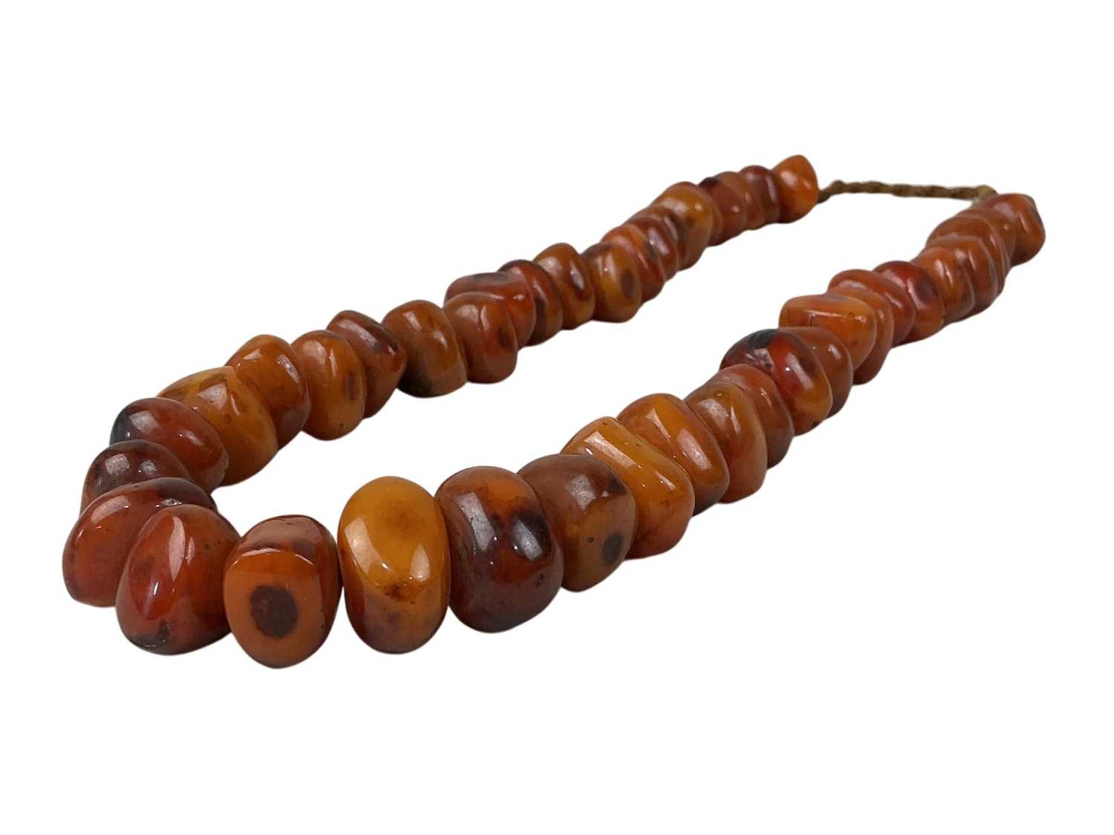 AMBER BEAD NECKLACE MID 20TH CENTURY