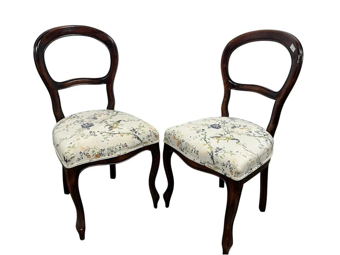 SET OF FOUR VICTORIAN MAHOGANY DINING CHAIRS, LATE 19TH CENTURY ALONG
