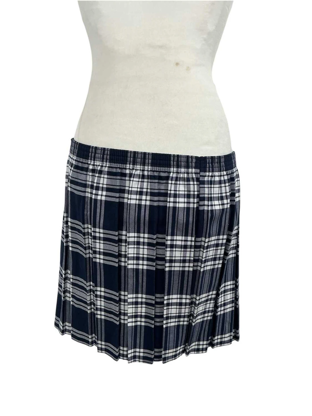 COLLECTION OF HIGHLAND WEAR LATE 20TH CENTURY AND LATER