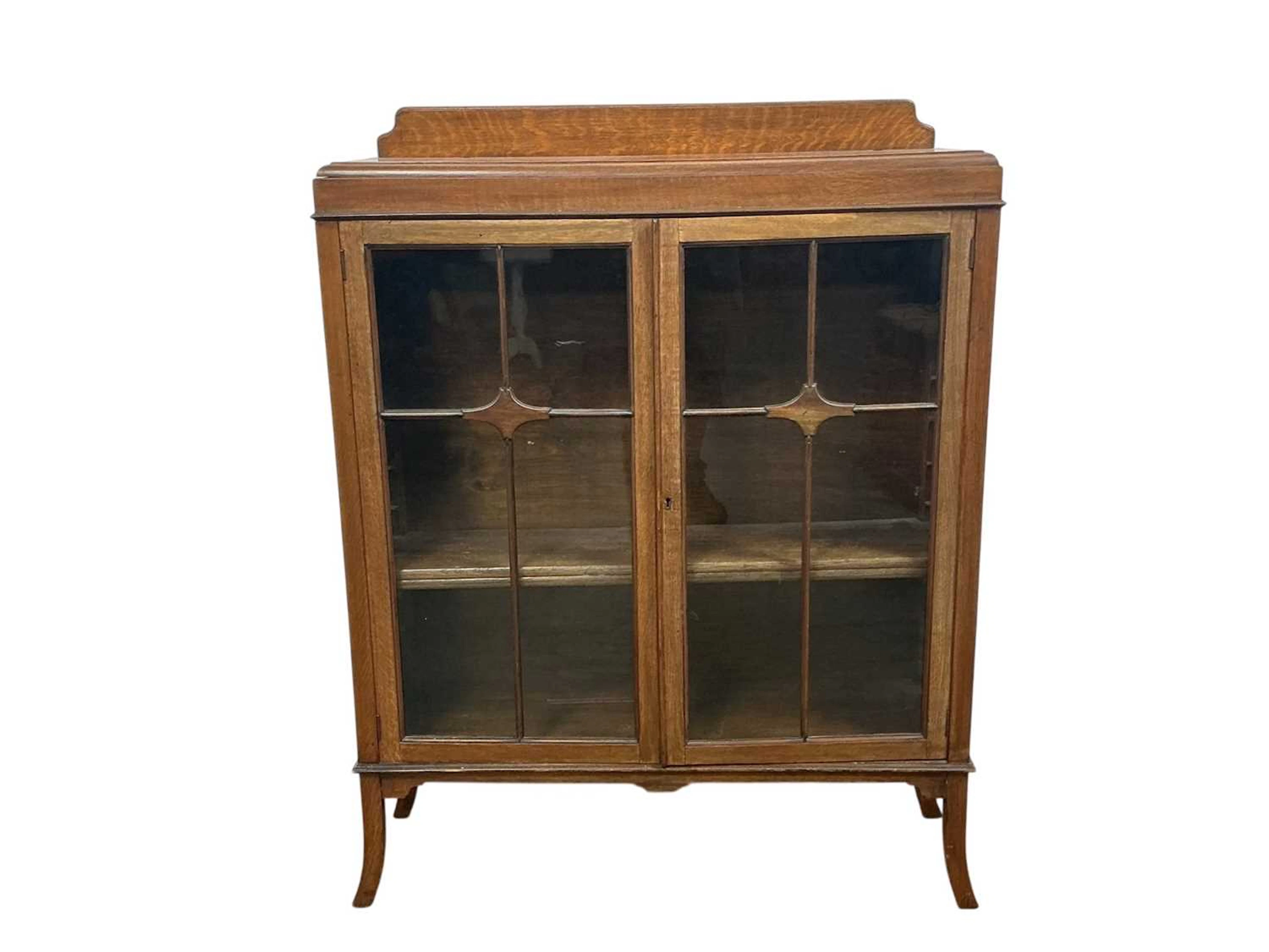 OAK BOOKCASE EARLY 20TH CENTURY