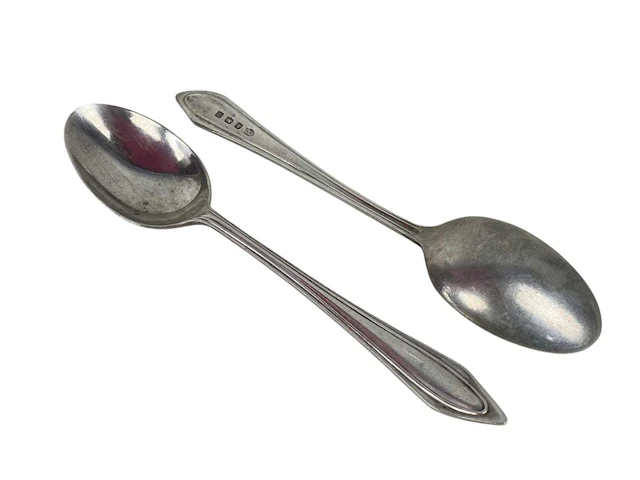 PAIR OF GEORGE V SILVER TEASPOONS MAKER ARTHUR PRICE & CO LTD, BIRMINGHAM 1938
