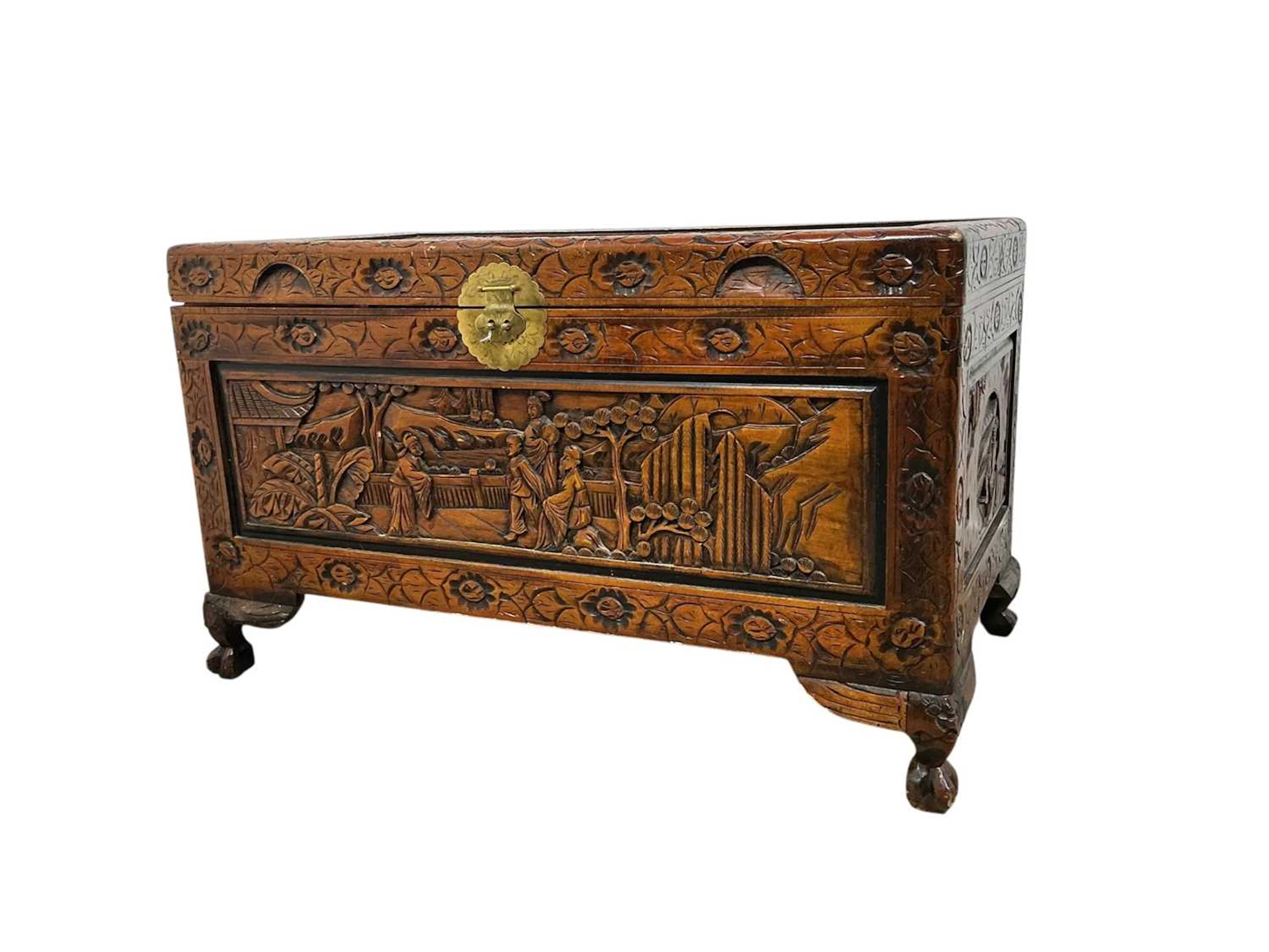 CHINESE CAMPHORWOOD BLANKET CHEST LATE 20TH CENTURY