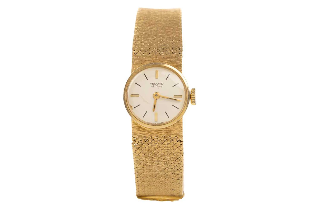 RECORD NINE CARAT GOLD MANUAL WIND WRIST WATCH