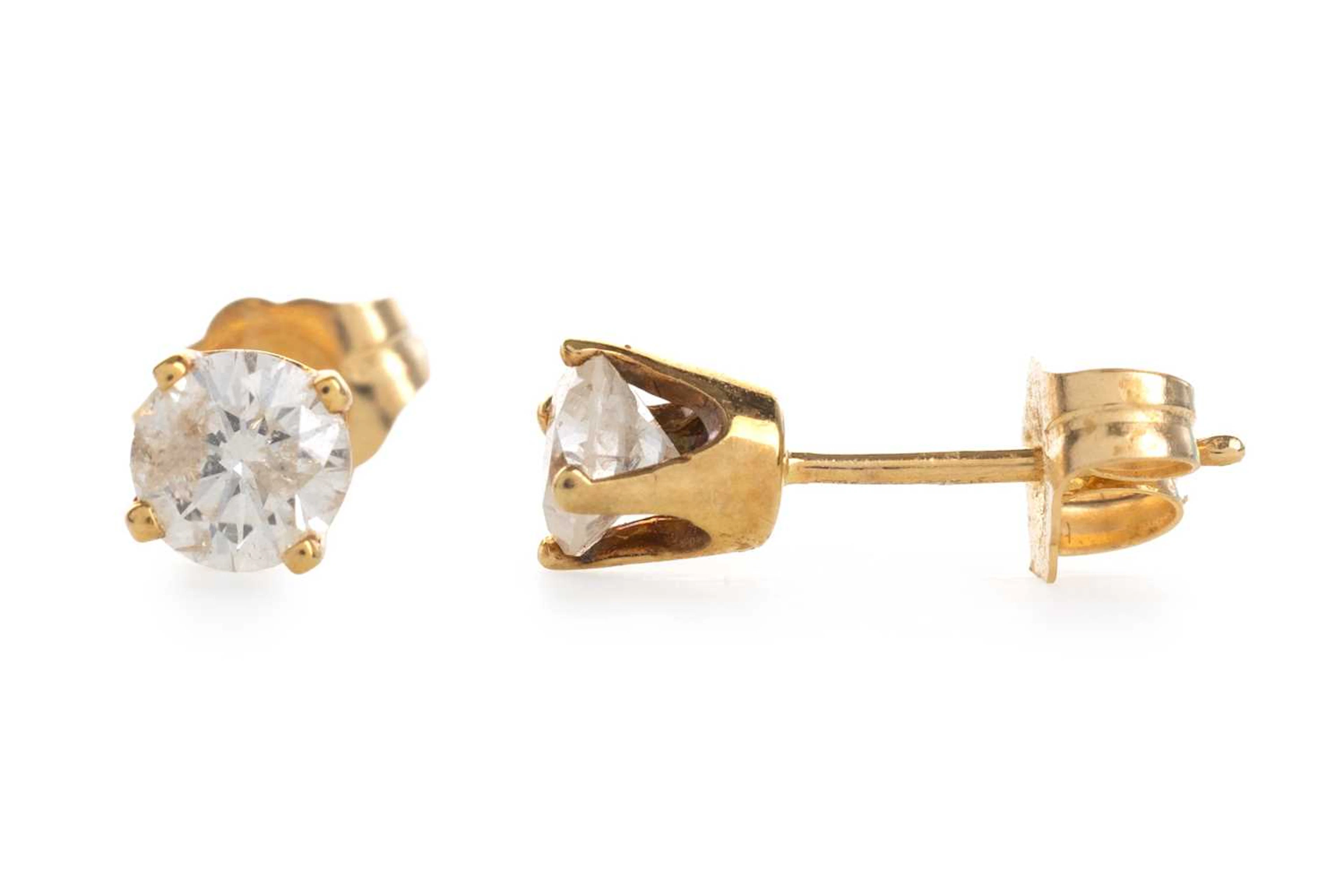 PAIR OF DIAMOND STUD EARRINGS 21ST CENTURY