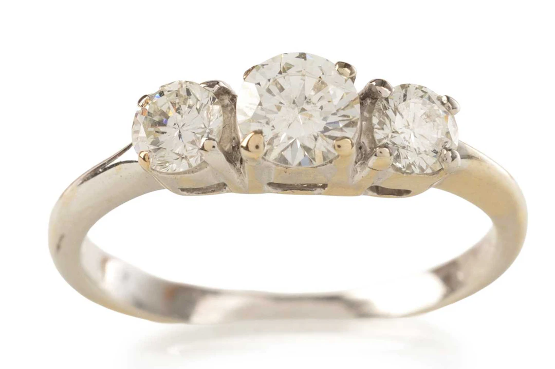 DIAMOND THREE STONE RING 21ST CENTURY