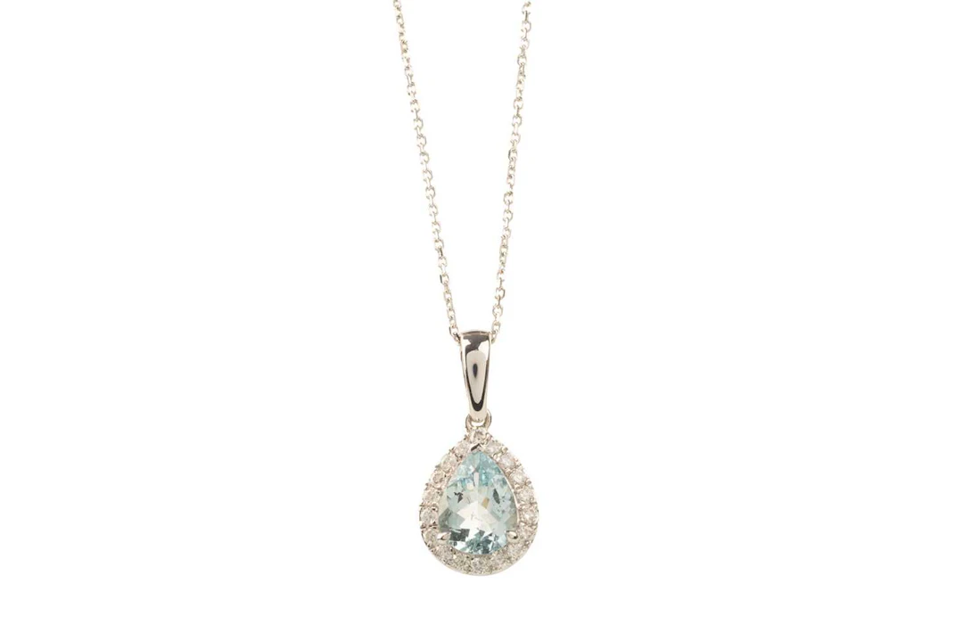 AQUAMARINE AND DIAMOND NECKLACE 21ST CENTURY