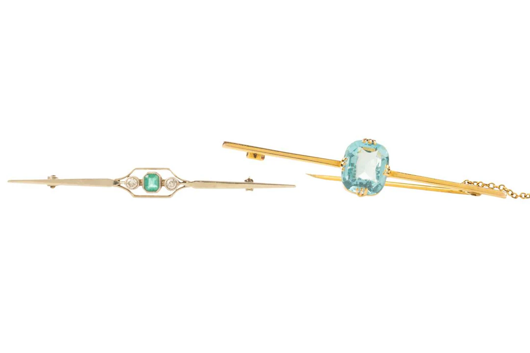 TWO GOLD BAR BROOCHES EARLY/MID 20TH CENTURY