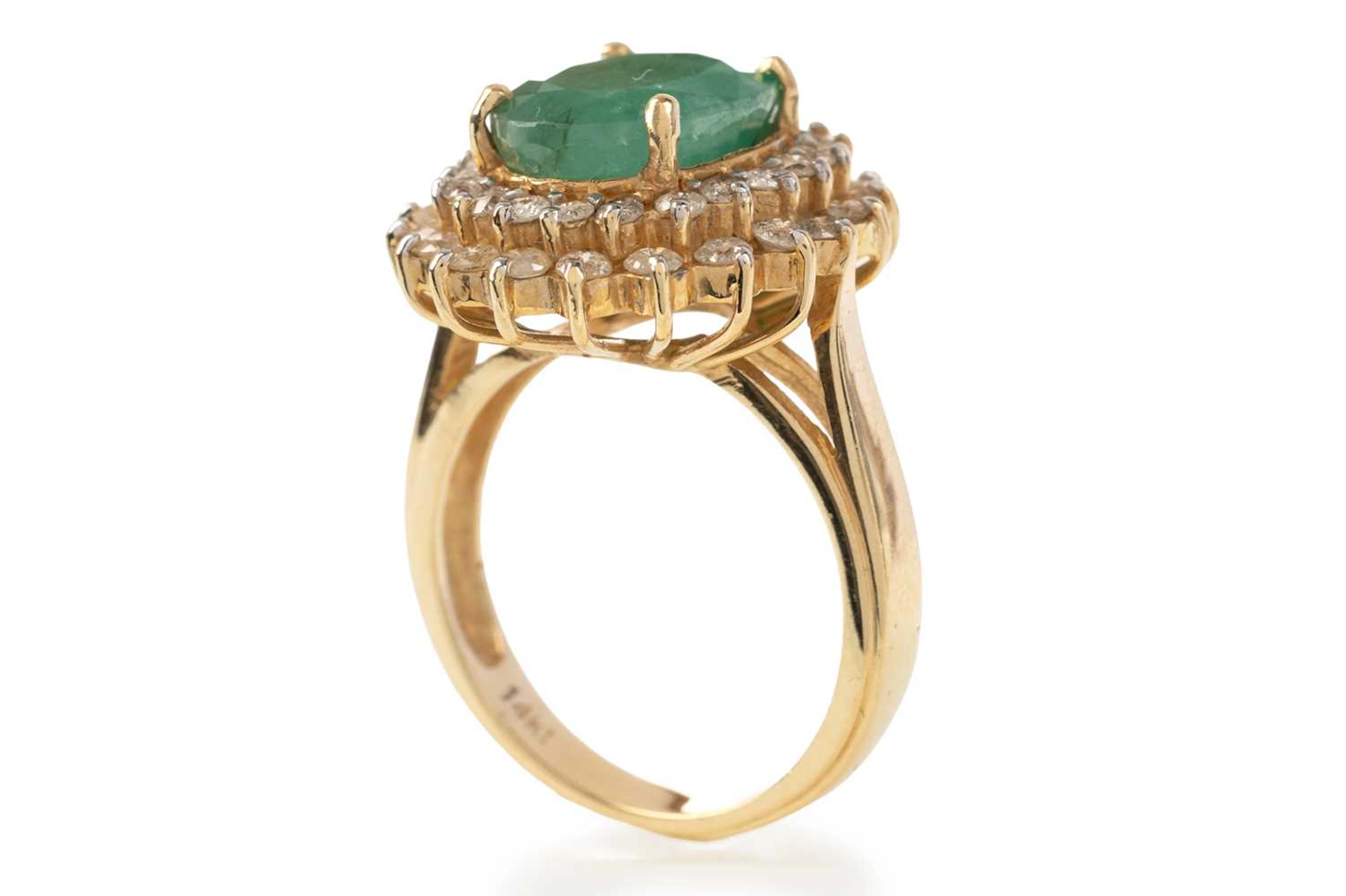 EMERALD AND DIAMOND RING LATE 20TH CENTURY