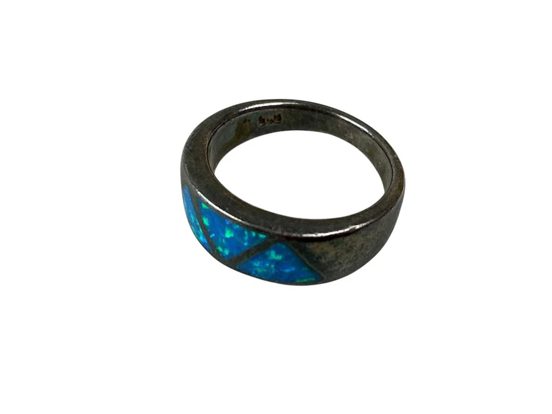 SILVER DRESS RING, LATE 20TH CENTURY AND OTHER JEWELLERY