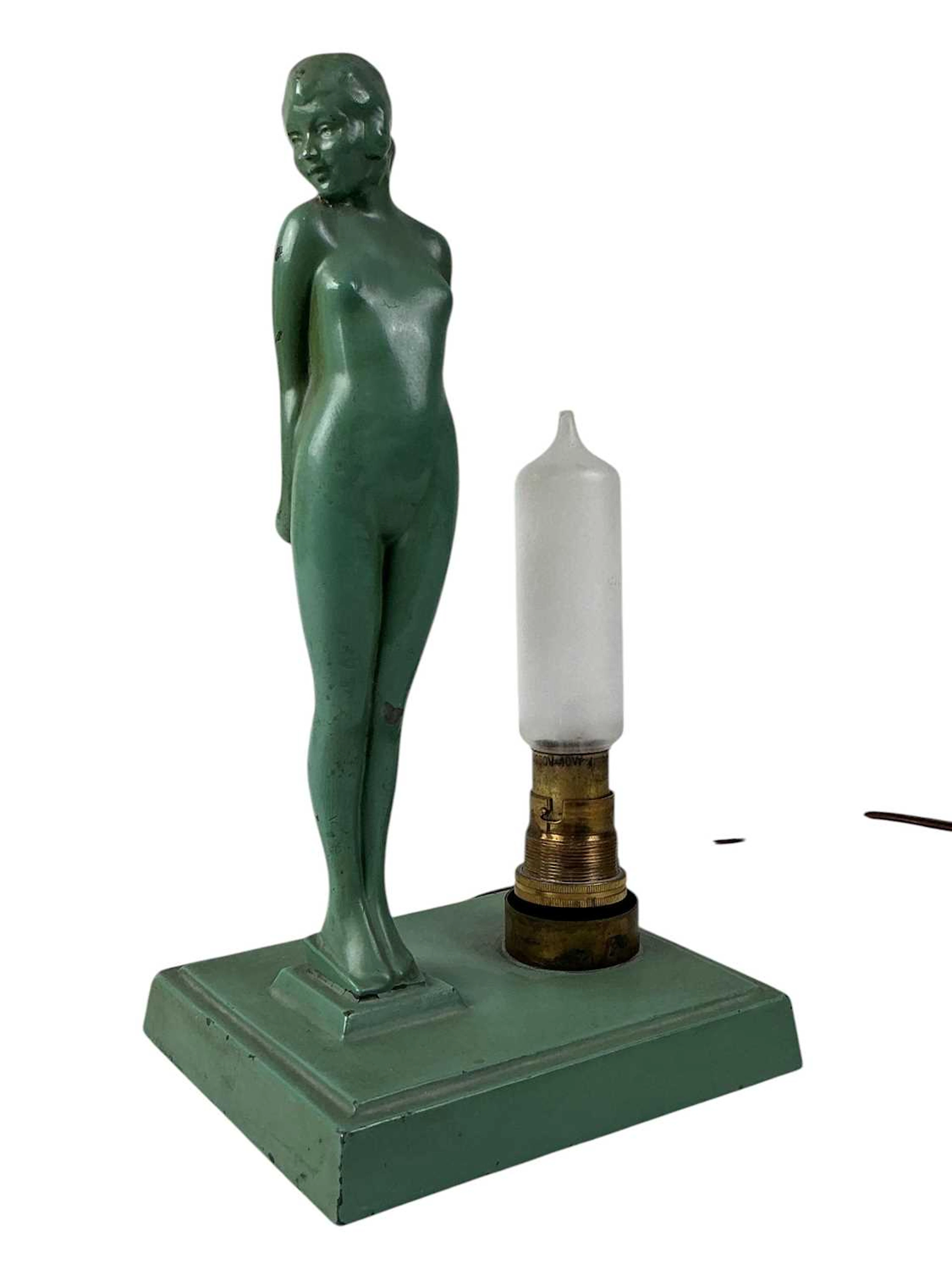 ART DECO FIGURAL TABLE LAMP CIRCA 1930s