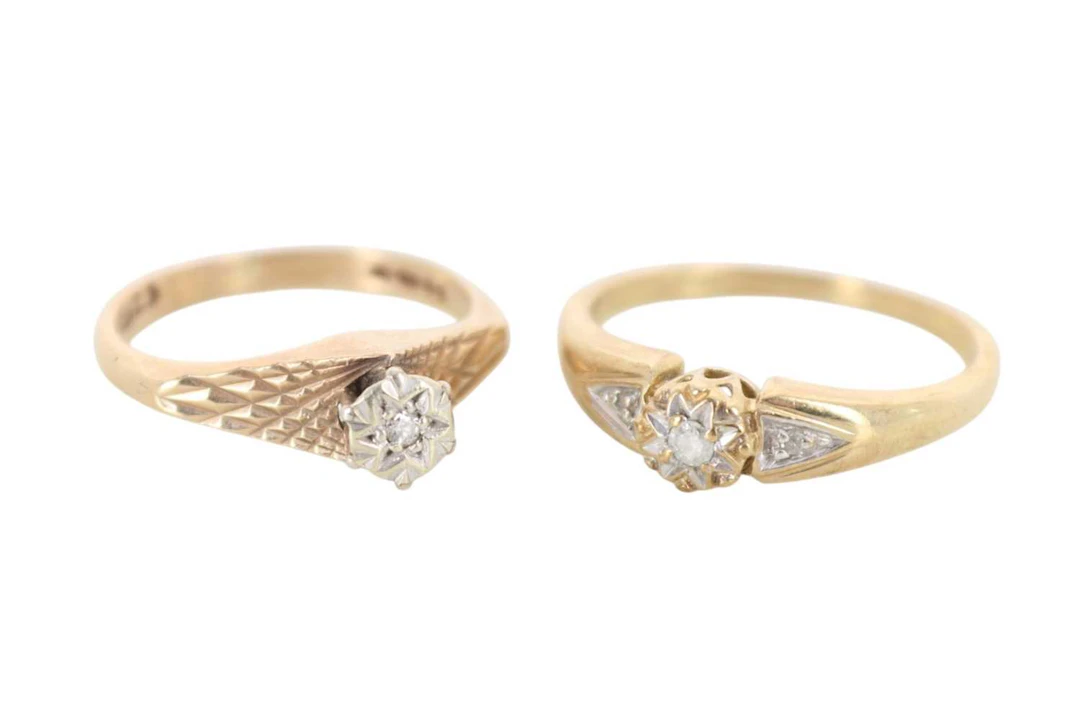 TWO DIAMOND RINGS LATE 20TH CENTURY