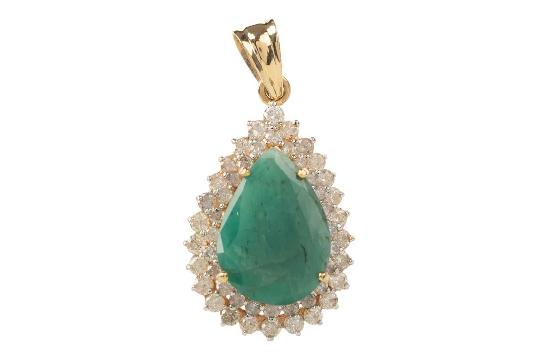 EMERALD AND DIAMOND PENDANT LATE 20TH CENTURY