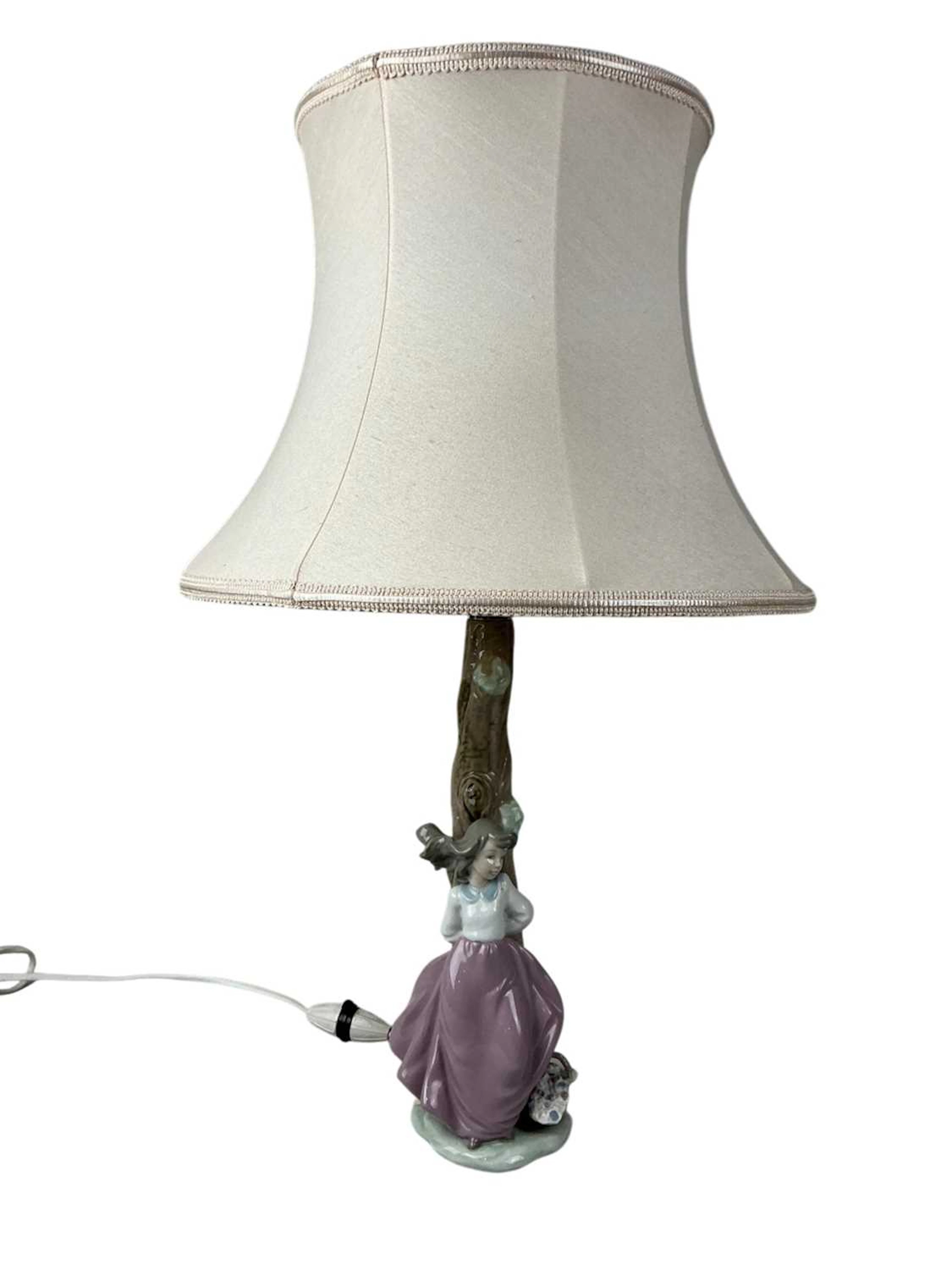 NAO FIGURAL TABLE LAMP, LATE 20TH CENTURY AND OTHER CERAMICS