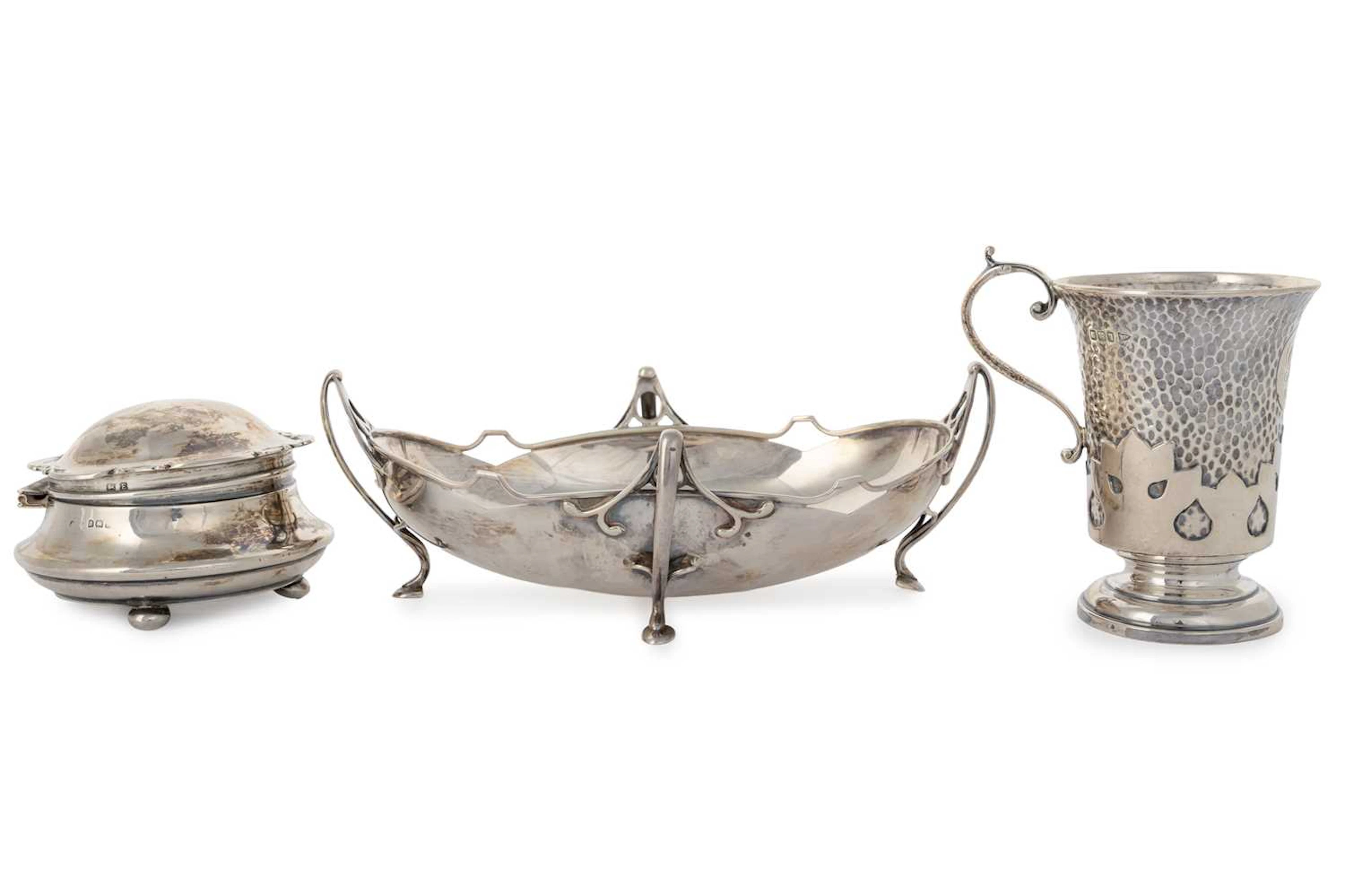 EDWARD VII ARTS & CRAFTS SILVER CHRISTENING CUP MAKER WALKER & HALL