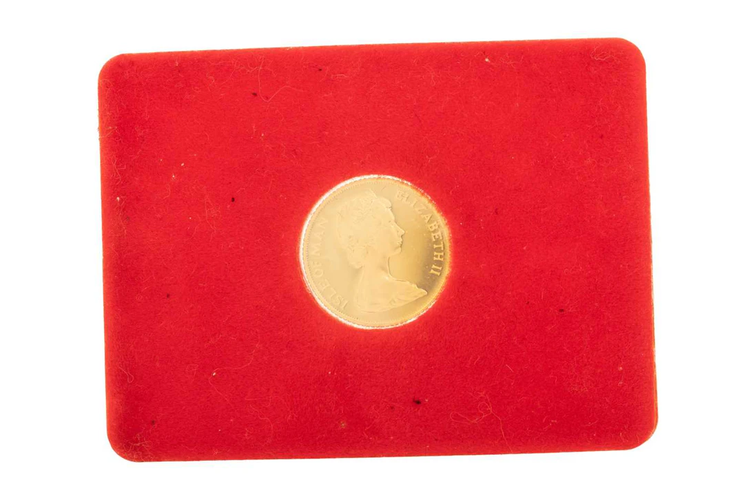 ELIZABETH II GOLD HALF SOVEREIGN 1979