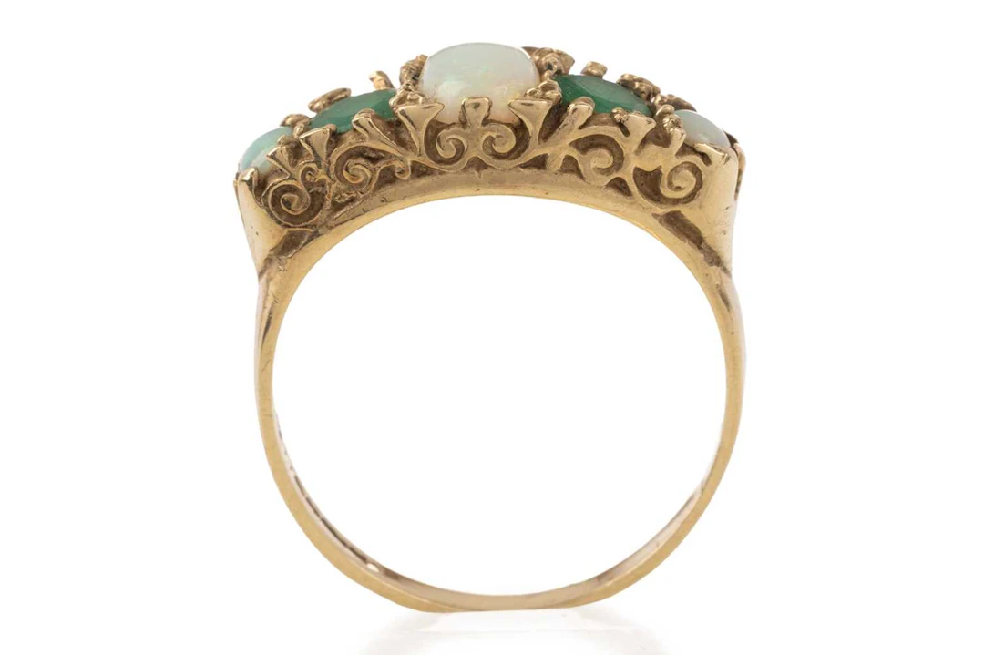 EMERALD AND OPAL BOAT RING EARLY/MID 20TH CENTURY