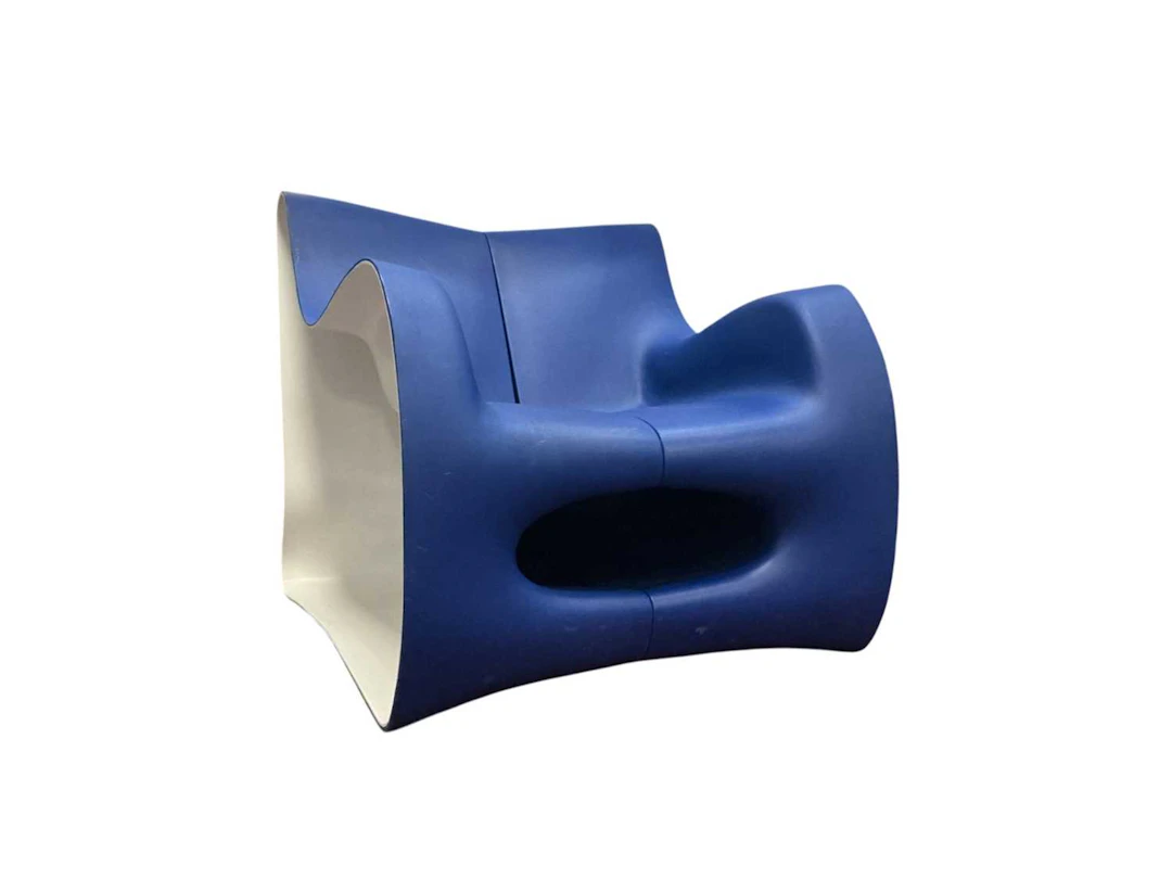 DESIGNER INJECTION MOULDED TWO TONE CHAIR LATE 20TH CENTURY
