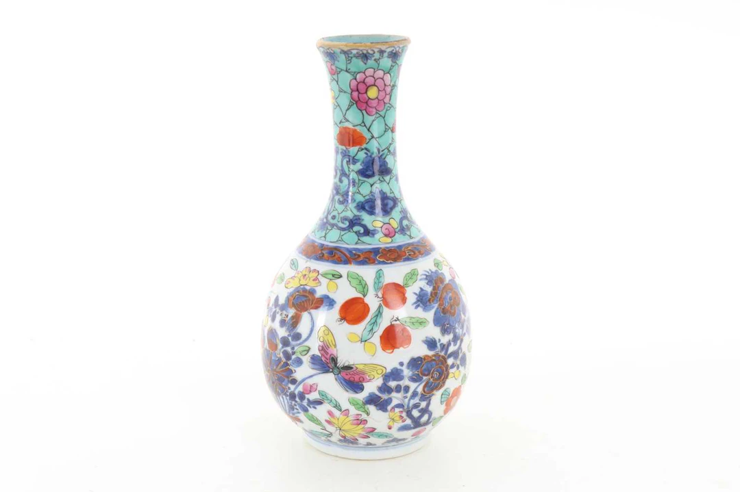 CHINESE PORCELAIN BOTTLE VASE, LATE 19TH CENTURY AND OTHER ITEMS