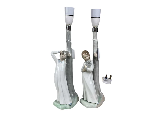 TWO NAO FIGURAL TABLE LAMPS, LATE 20TH CENTURY AND A SET OF BINOCULARS