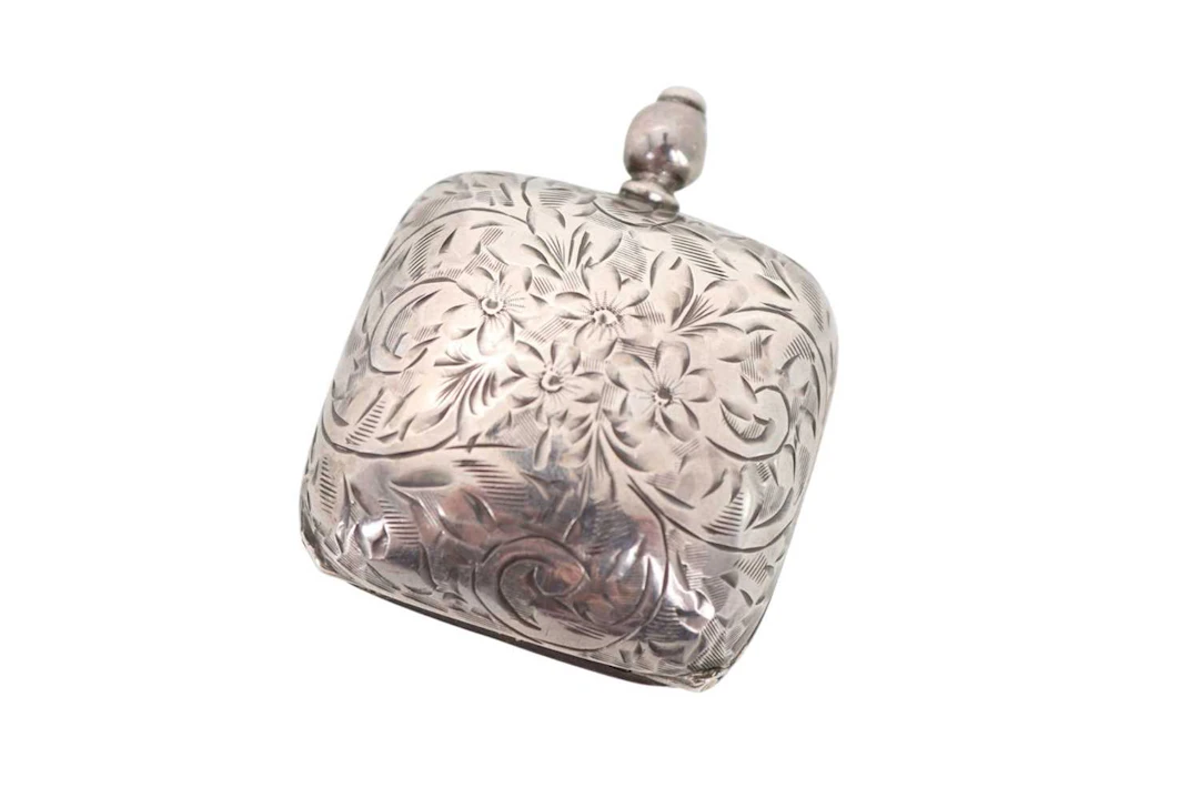 GEORGE V SILVER SOVEREIGN CASE MAKER SAMUEL M LEVI, CHESTER 1913