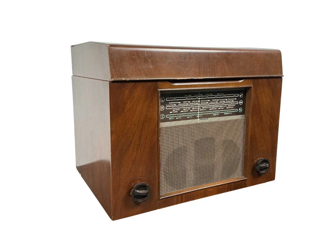 VINTAGE FERGUSON RADIOGRAM MID 20TH CENTURY