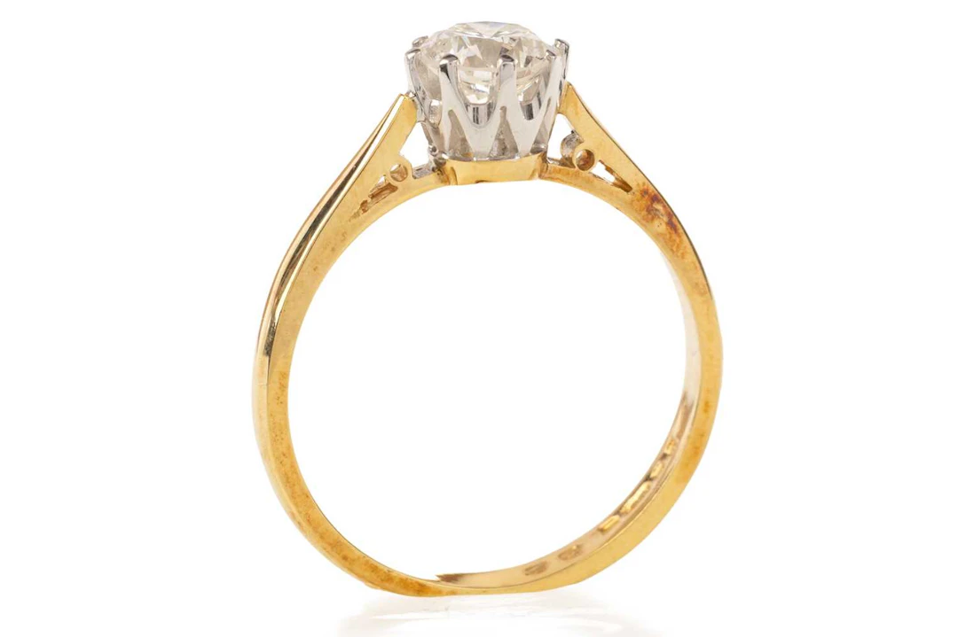 DIAMOND SOLITAIRE RING LATE 20TH CENTURY