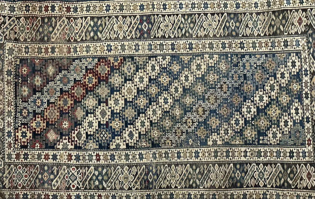 SHIRVAN RUG MID 20TH CENTURY