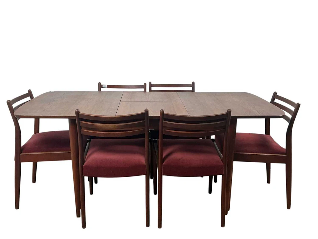MID CENTURY AUSTIN SUITE TEAK DINING TABLE CIRCA 1970s