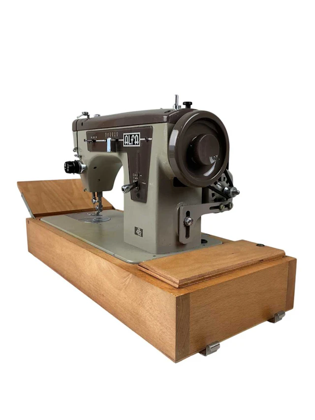 ALFA ELECTRIC SEWING MACHINE MID 20TH CENTURY