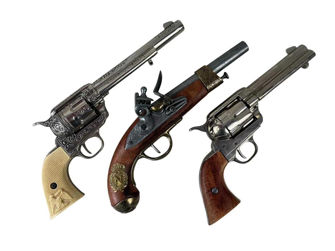 COLLECTION OF REPLICA GUNS LATE 20TH CENTURY AND LATER
